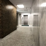 丹生ビル ロビー