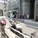 TMビル 前面道路