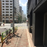 寿ビル 前面道路