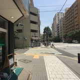 寿ビル 前面道路