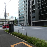 山安ビル 前面道路