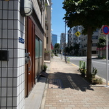 紀伊国屋ビル 前面道路