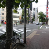 中里ビル 前面道路