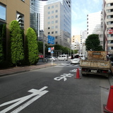 シオヤビル 前面道路