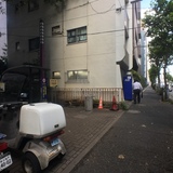 初音森ビル 前面道路