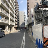 茅場町スカイハイツ 前面道路