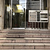 医療ビル エントランス