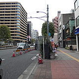 寿ビル 前面道路