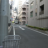 アジロビル 前面道路