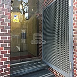 美術館ビル エントランス