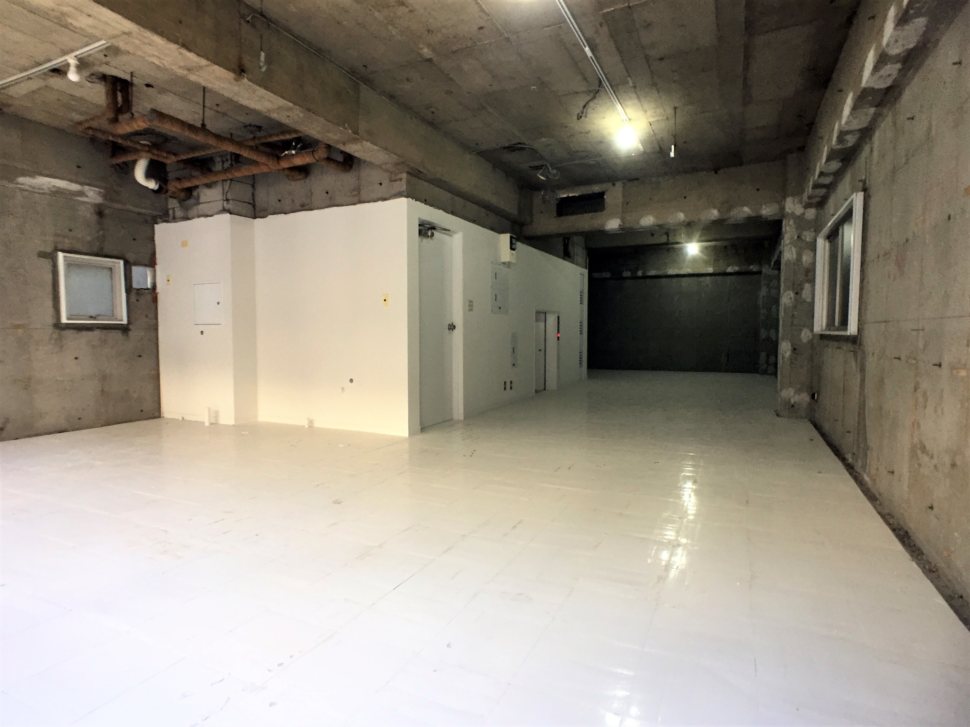 <p>ザ・スケルトンとはまさにこのこと。天高があり、かっこいい空間が広がります。</p>