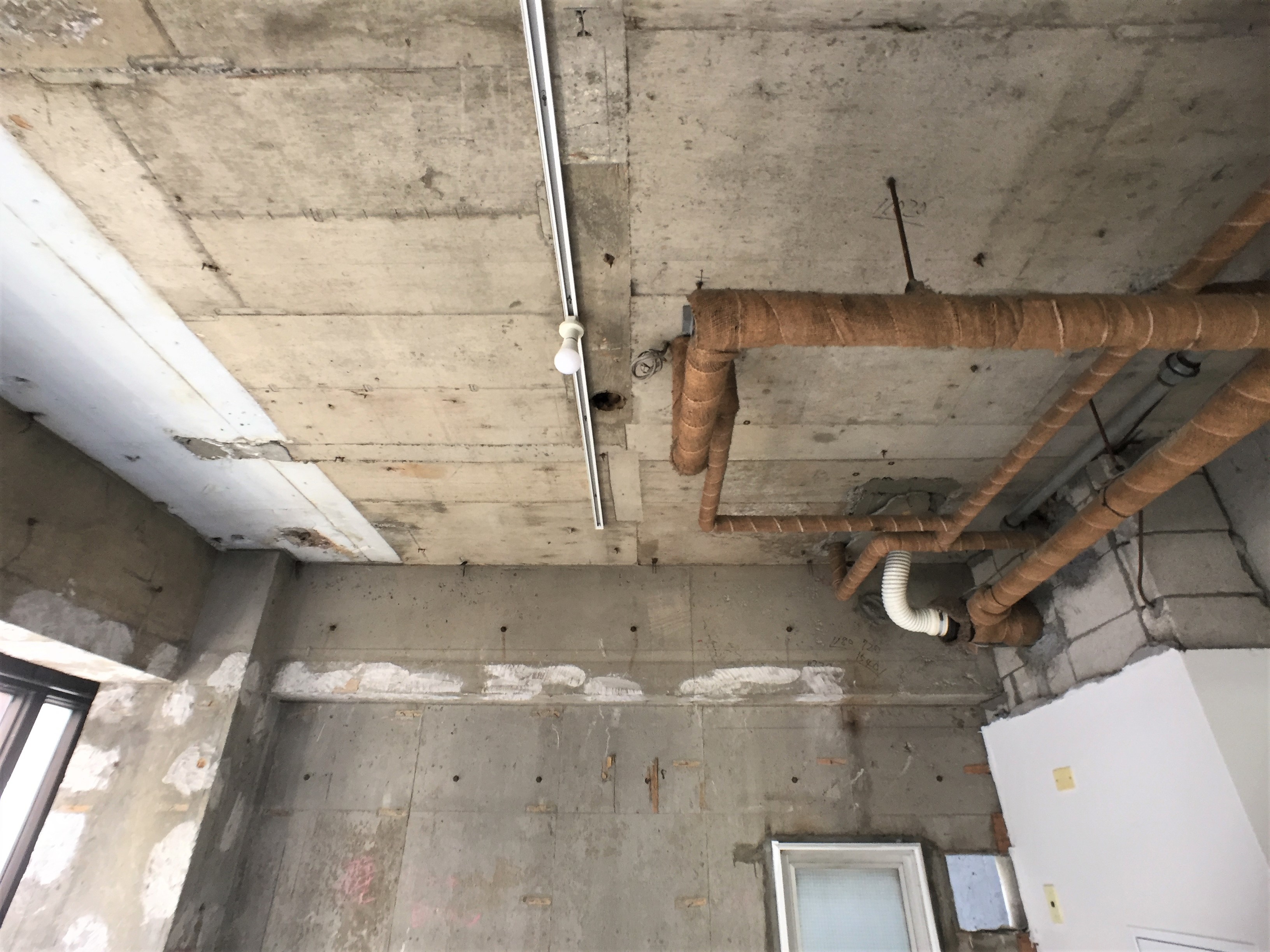 <p>天井配管部分です。</p>