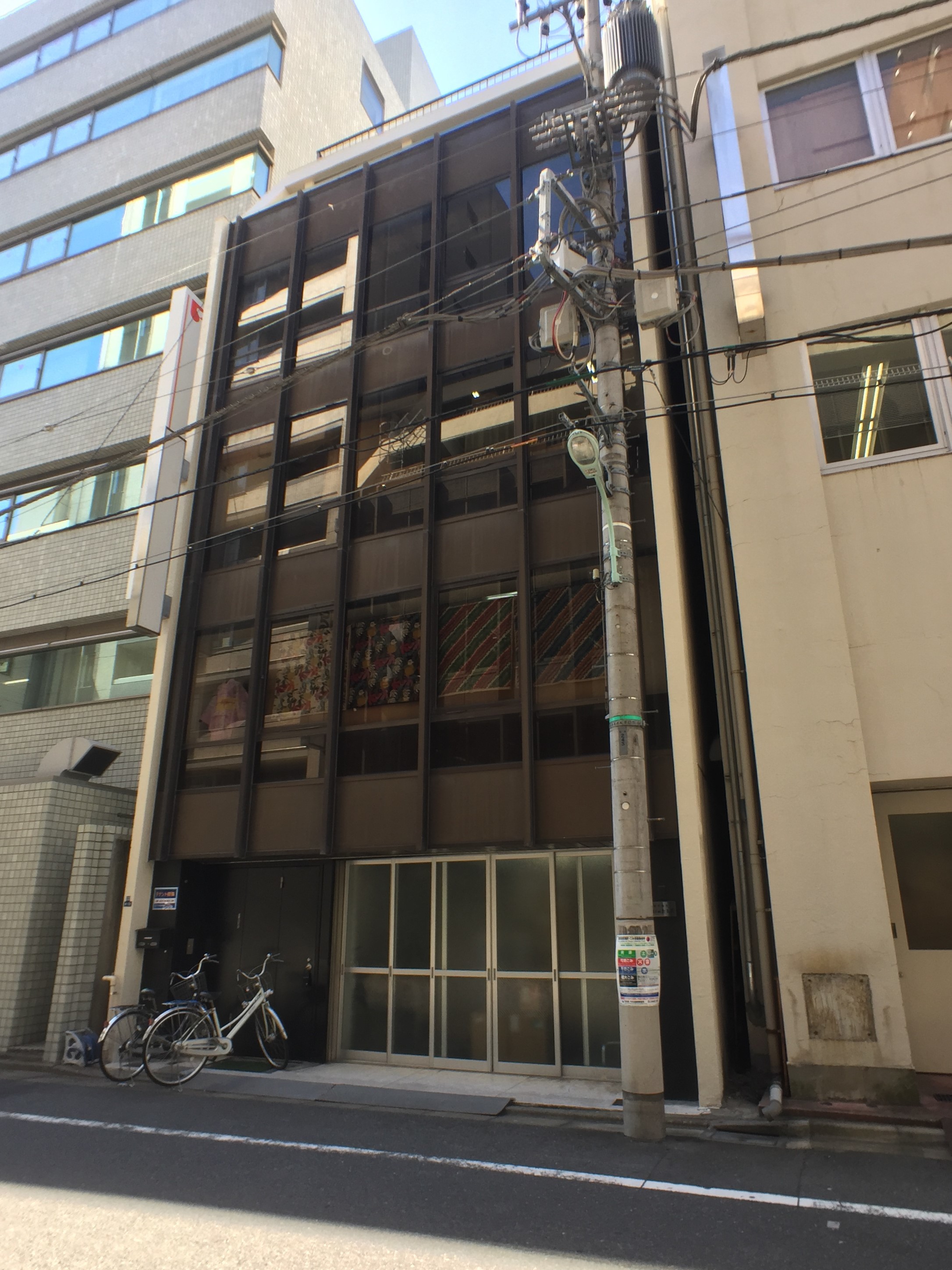 <p>昭和48年築とは思えない綺麗でレトロな外観です。</p>