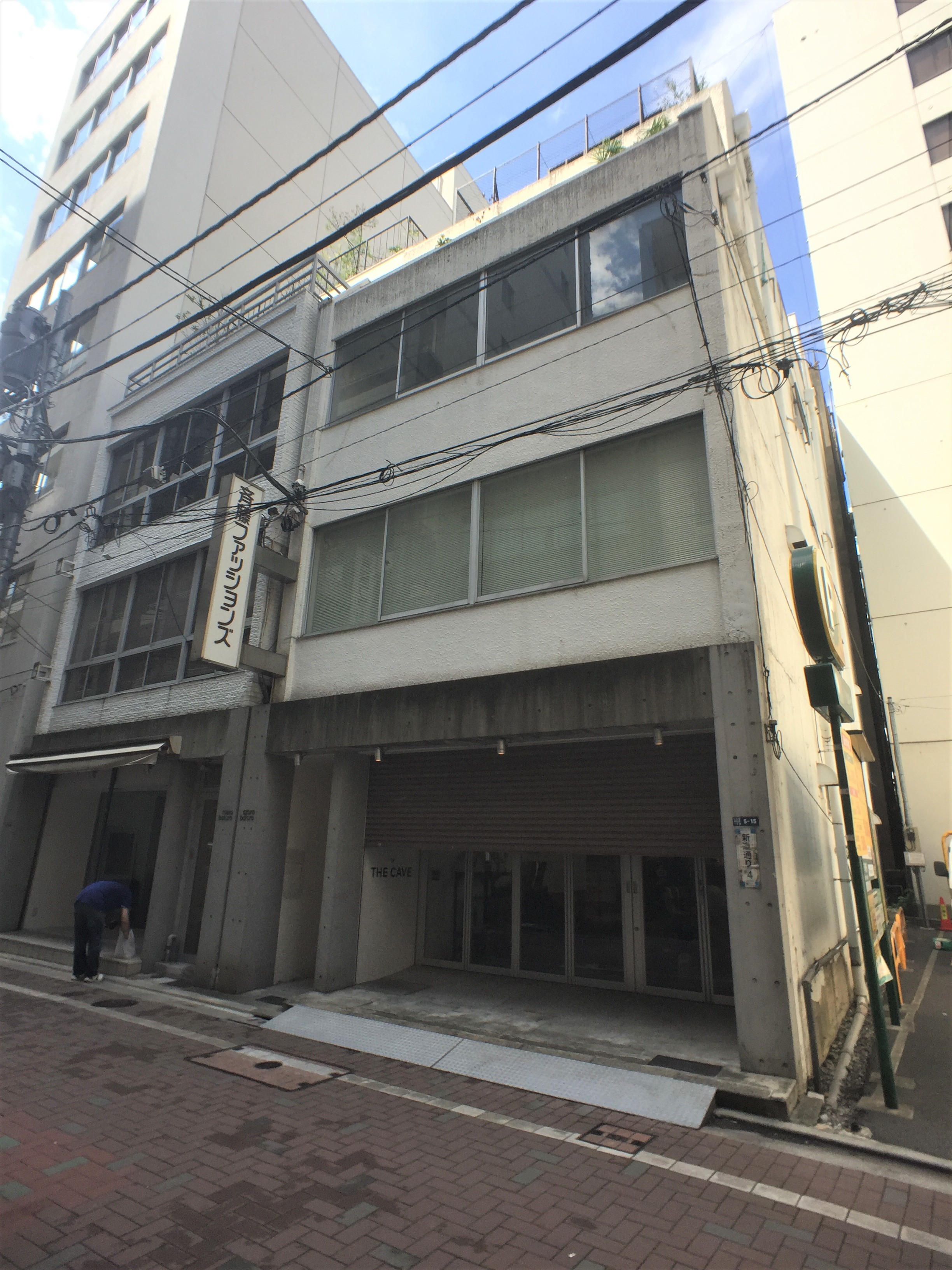 <p>外観もあえて古い部分を残しつつで街並みを崩さず佇んでおります。</p>