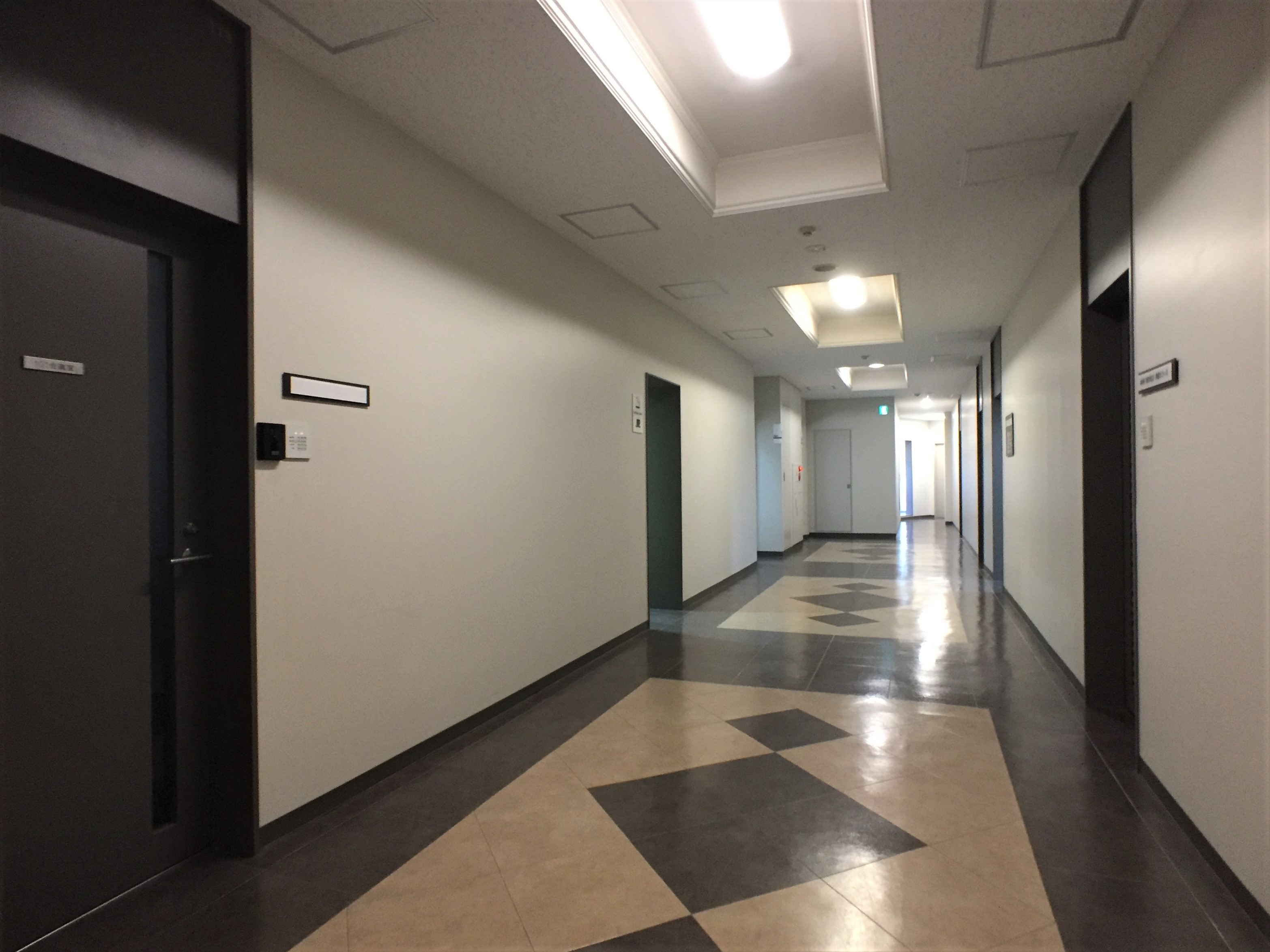 <p>7階建て、各フロアの雰囲気です。</p><p>5.6階は少しセットバックしています。7階は増築部分です。</p>